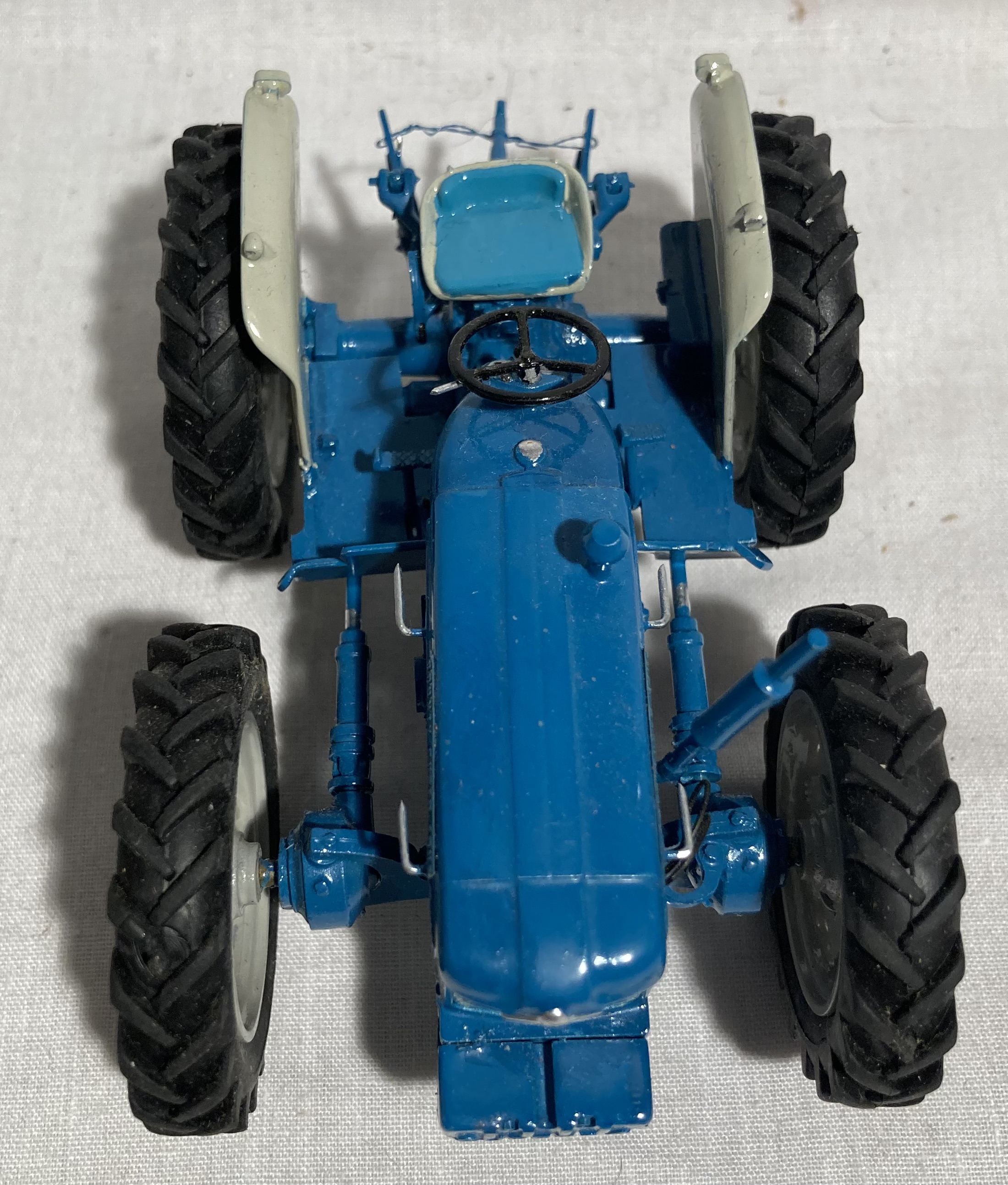 Tractors: A collection of three boxed model tractors, to comprise: Nuffield 4/85 and Fordson - Image 3 of 7