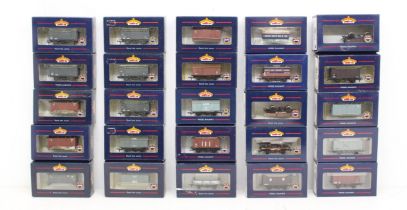 Bachmann: A collection of twenty-five assorted boxed Bachmann, OO Gauge rolling stock. General