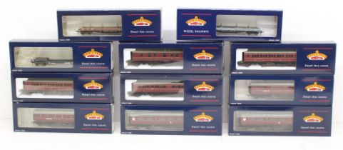 Bachmann: A collection of eleven assorted boxed Bachmann, OO Gauge coaches and rolling stock to