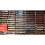 OO Gauge: A collection of assorted unboxed OO Gauge coaches to include: Mainline, Hornby, Triang and