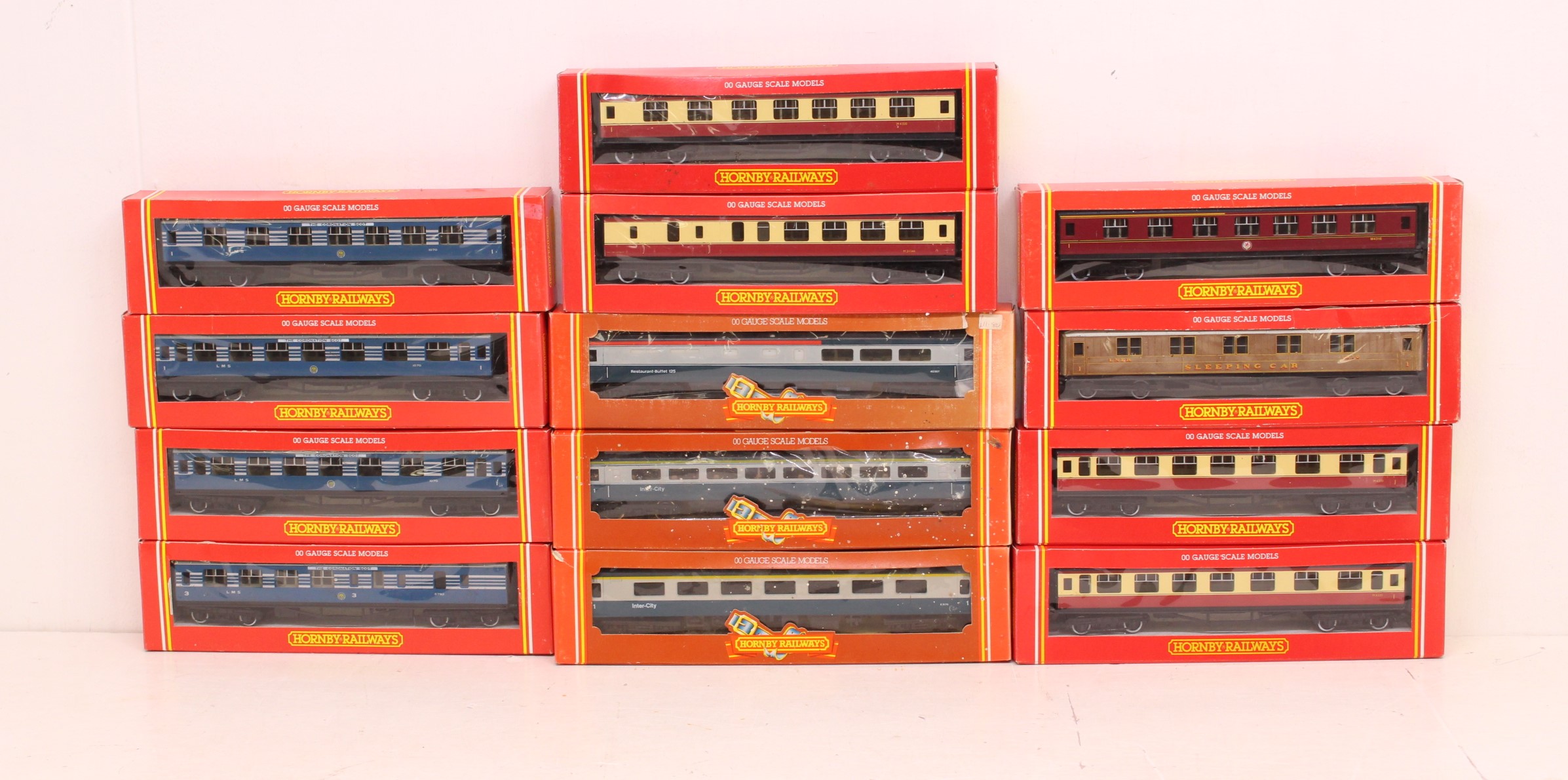 Hornby: A collection of thirteen boxed Hornby, OO Gauge coaches to comprise: R422 (3), R423, R427,