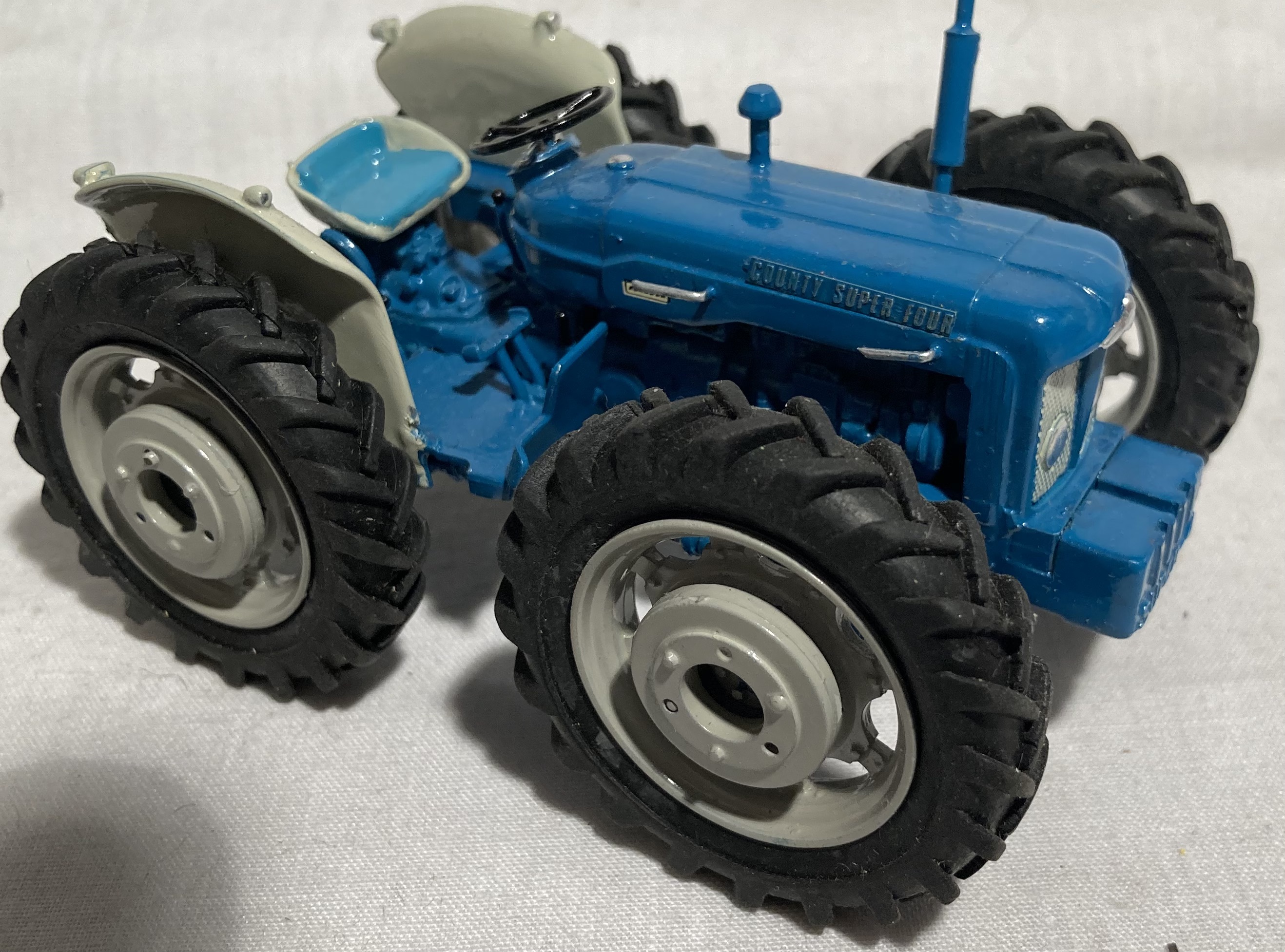 Tractors: A collection of three boxed model tractors, to comprise: Nuffield 4/85 and Fordson - Image 2 of 7