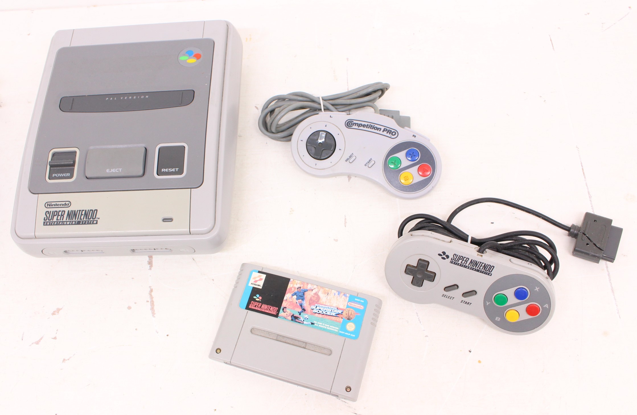 Nintendo: An unboxed Super Nintendo Entertainment System console, with one official Nintendo - Image 2 of 3