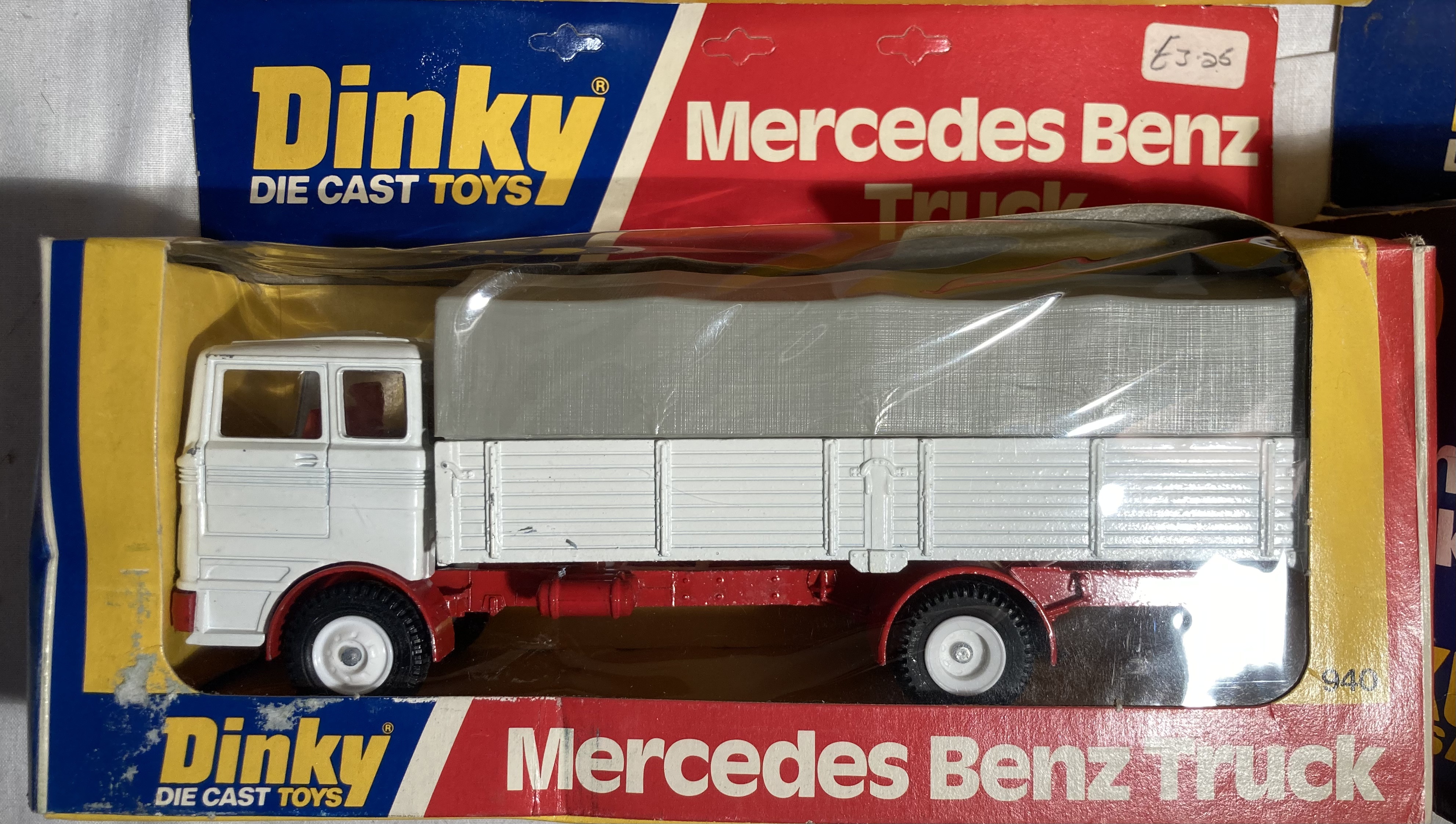 Dinky: A collection of four boxed Dinky Toys commercial vehicles to include: Motorway Services - Image 4 of 5