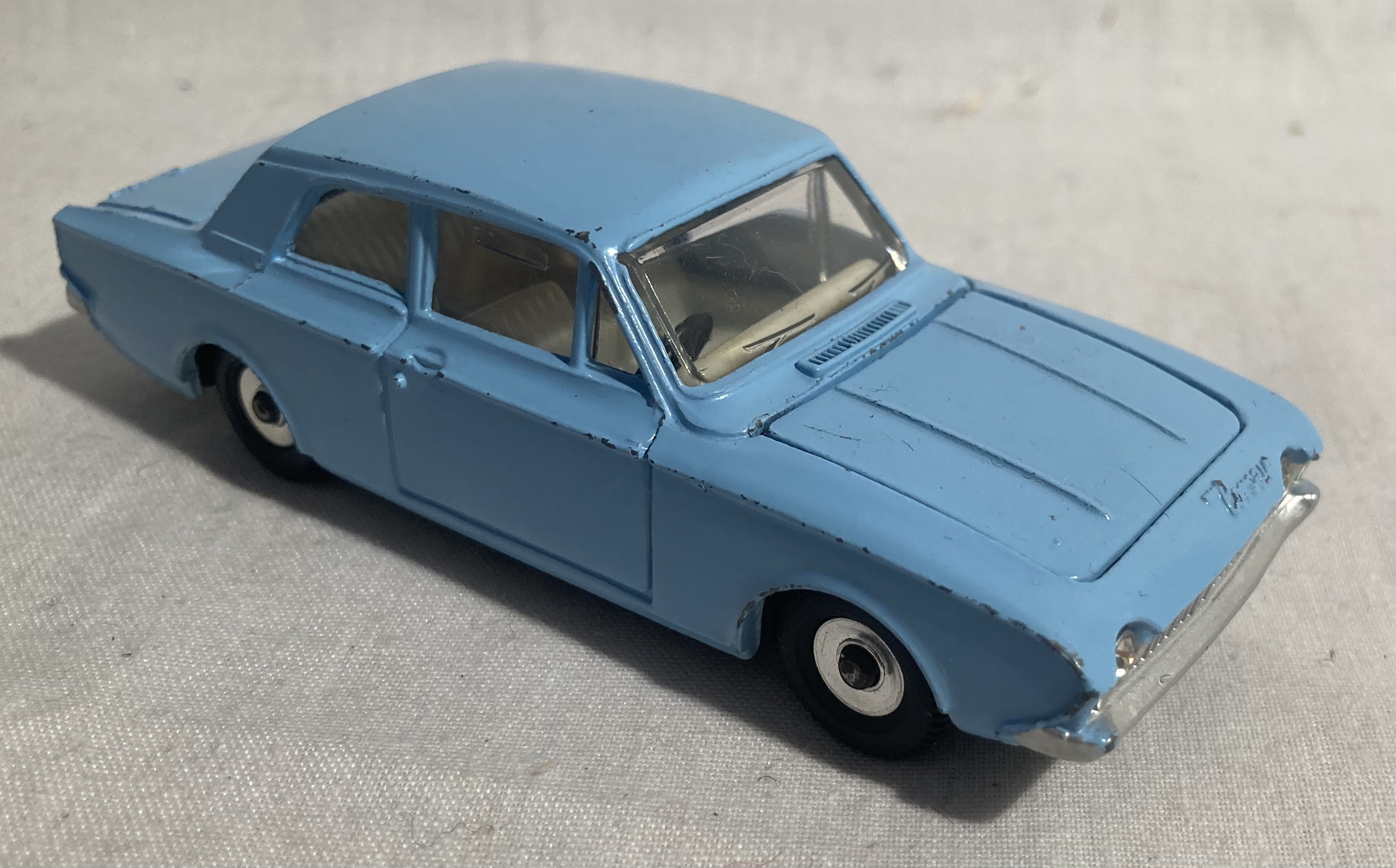 Dinky: A boxed Dinky Toys, Ford Consul Corsair 130, together with another boxed Dinky Toys Ford - Image 6 of 7