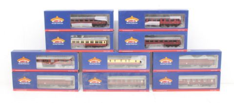 Bachmann: A collection of ten assorted boxed Bachmann, OO Gauge coaches to include: 34-326A, 34-