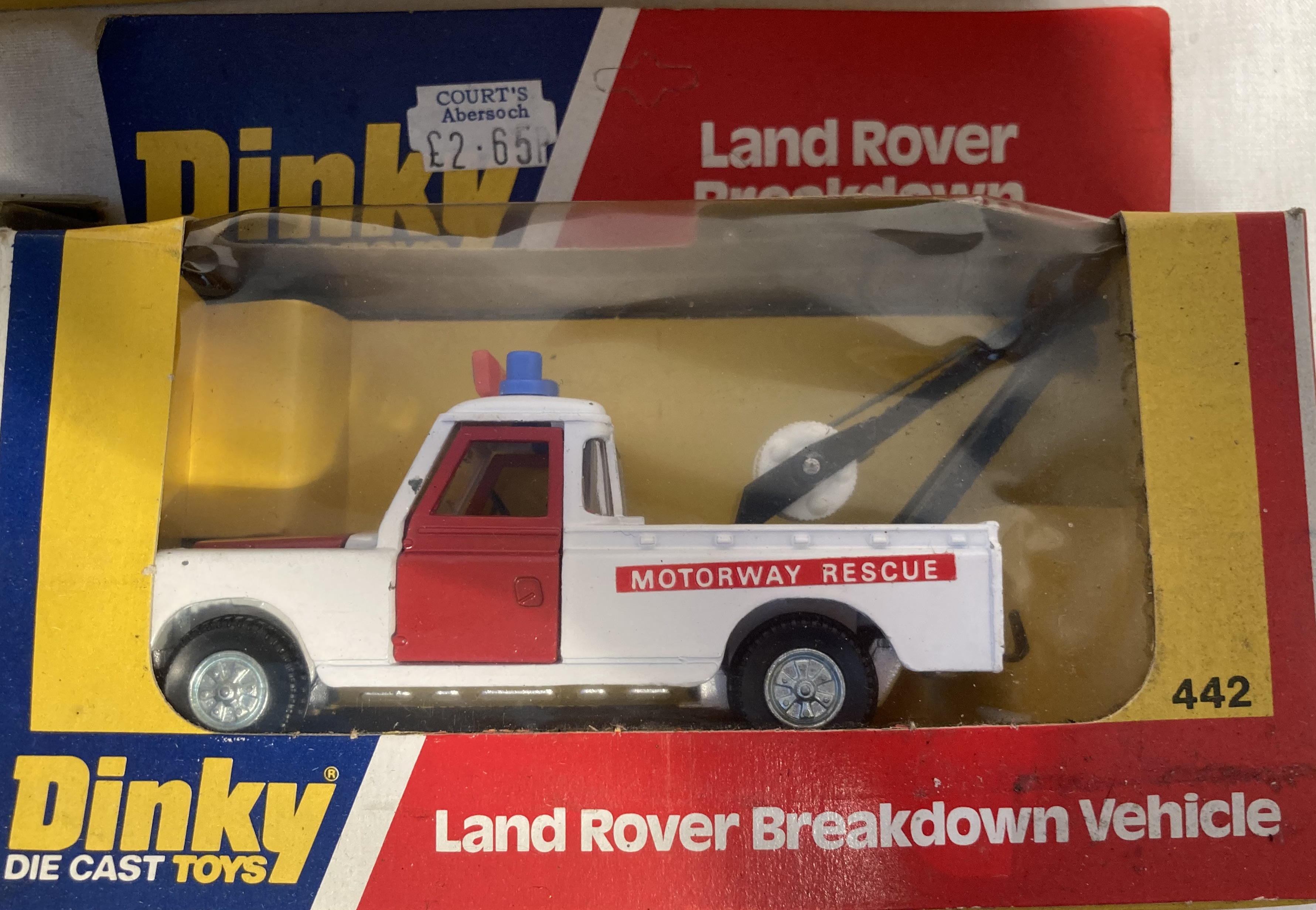 Dinky: A collection of assorted Dinky Toys to include: Command Squad Set, ERF Fire Tender, Ford - Image 6 of 8
