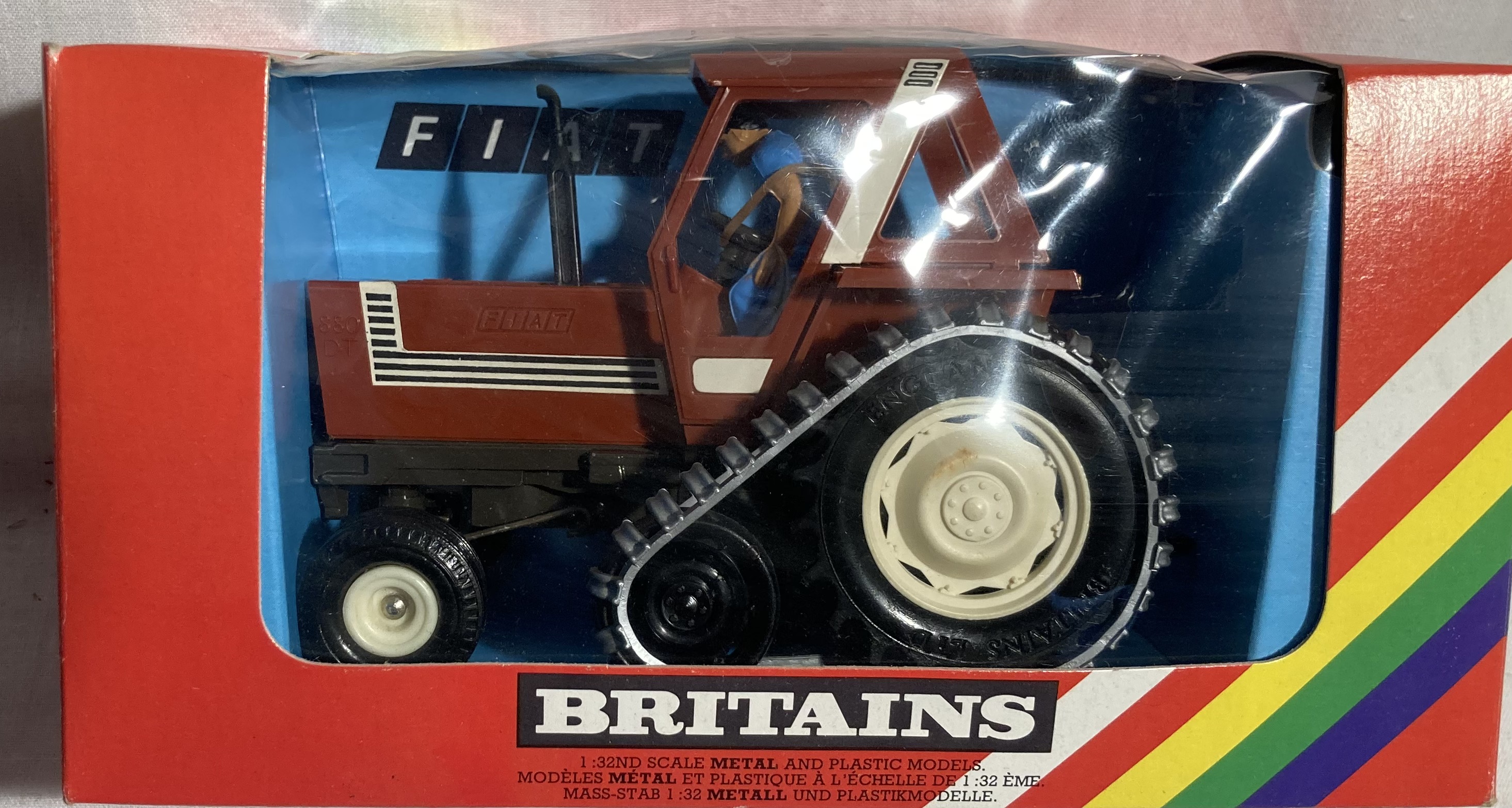Britains: A collection of three boxed Britains Farm vehicles to include: Animal Transporter 9580, - Image 4 of 5