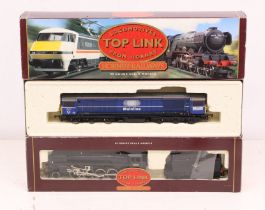 Hornby: A boxed Hornby, OO Gauge, BR Class 9F, locomotive and tender, Reference R2016. Together with