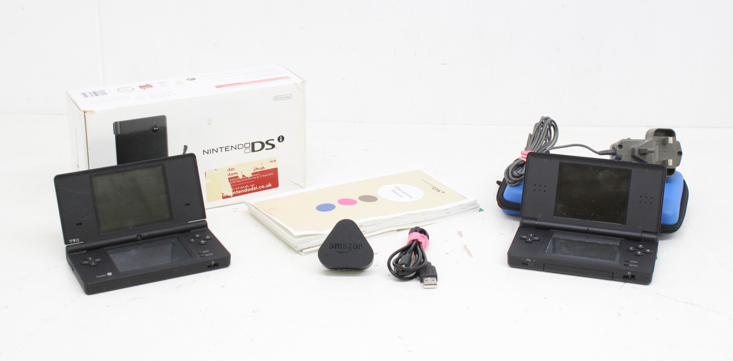 Nintendo: A boxed Nintendo DSi console, together with an unboxed Nintendo DS Lite console; and a - Image 2 of 3