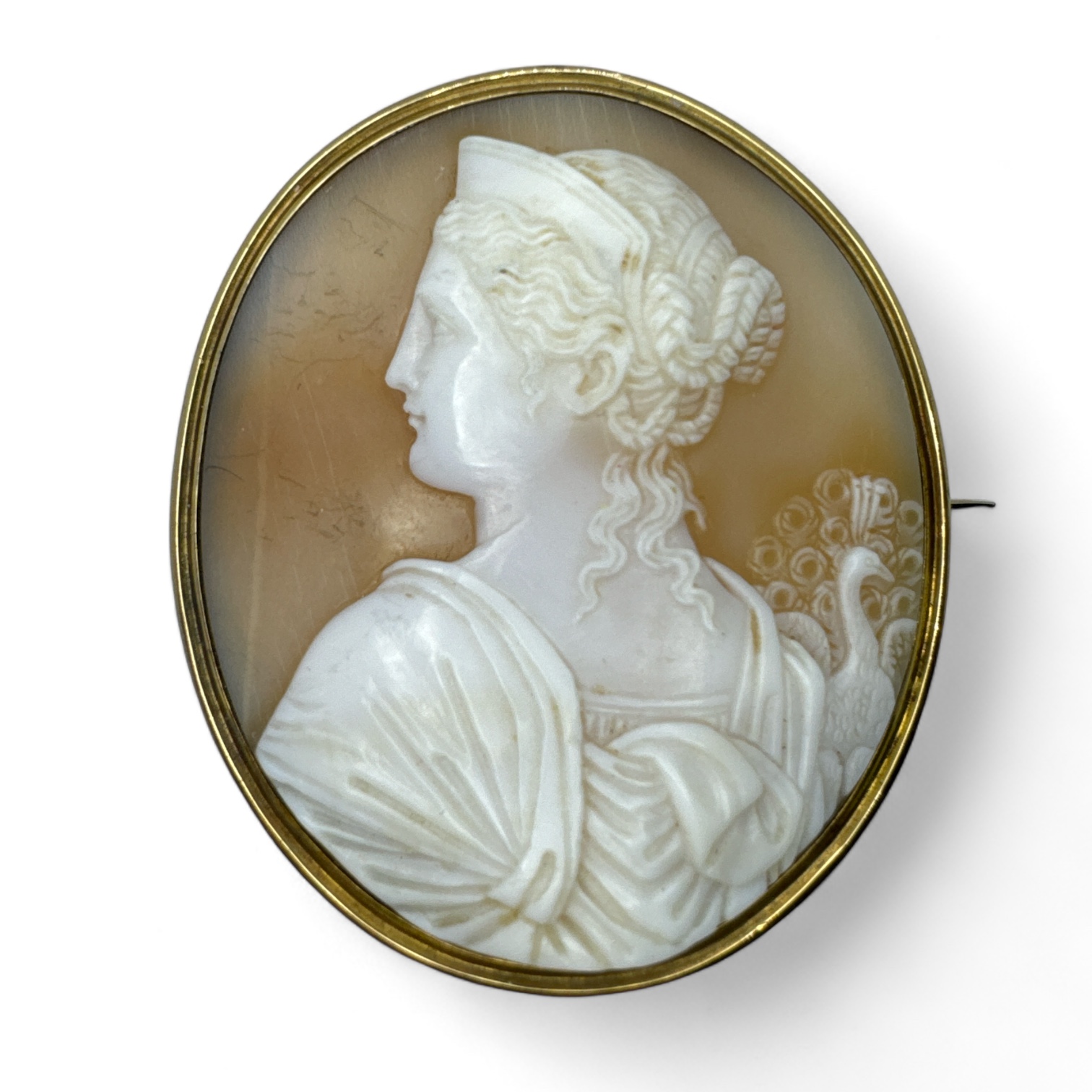 Two carved shell cameo brooches featuring classical Greek goddesses Hera and Psyche. Hera, wife of - Bild 3 aus 4