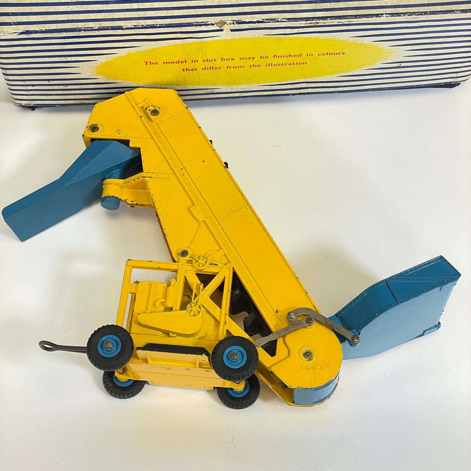 Two Boxed Dinky Super Toys 961 Blaw-Knox Bulldozer and 964 Elevator Loader - Image 2 of 6
