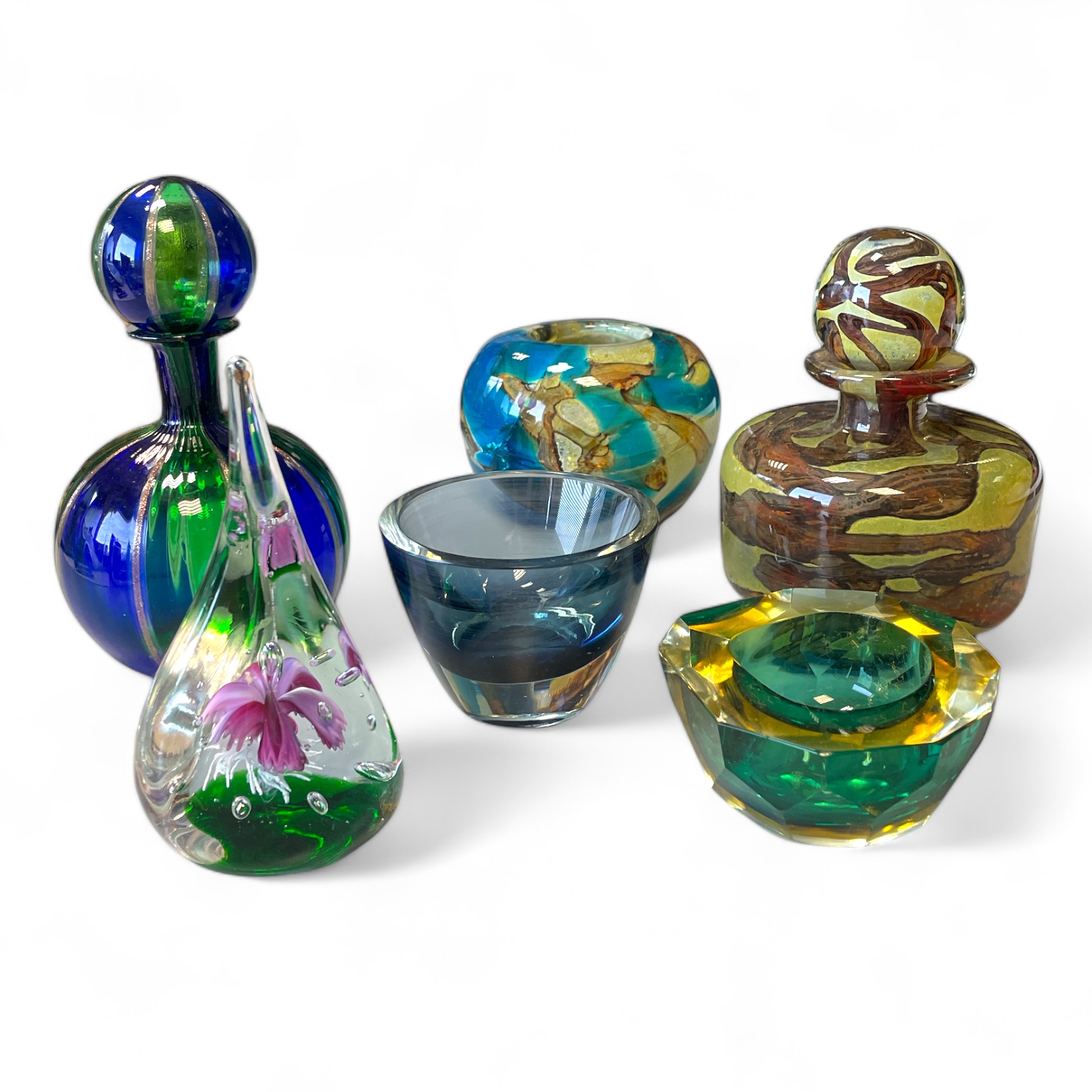 Six pieces of Art Glass - circular vase has been broken.