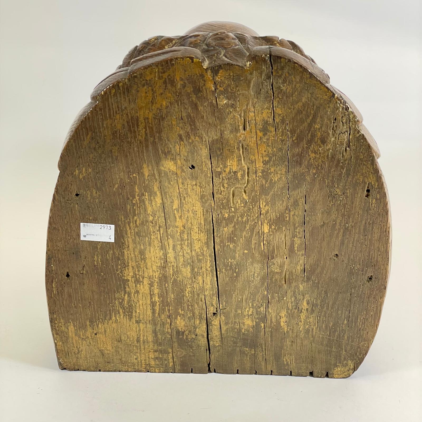 A carved oak Angel boss 27cm x 18cm x 30cm - Image 7 of 7