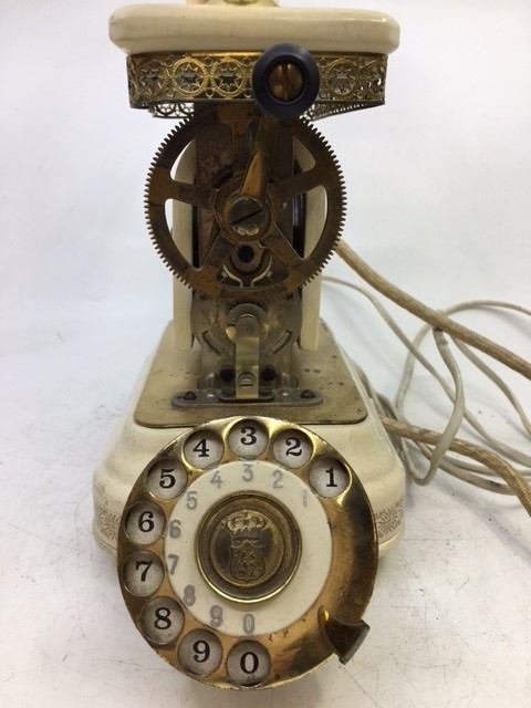 A vintage white bell telephone (MADE IN DENMARK) - Image 3 of 6