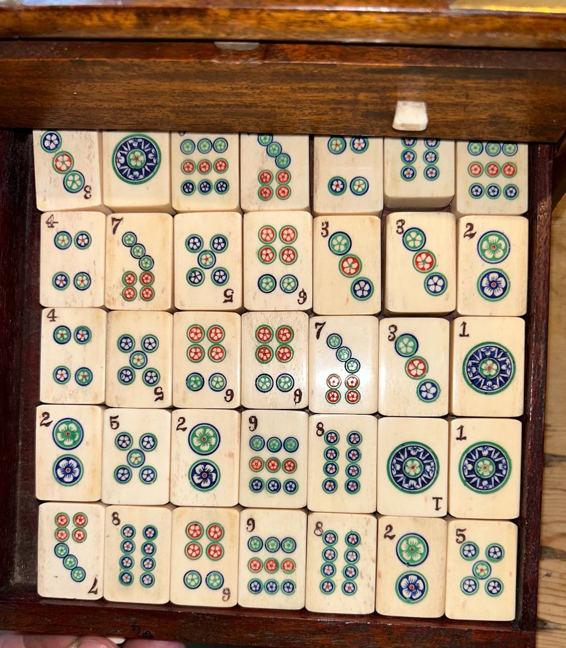 A 19th cent Chinese Mahjong  cased  set  looks complete - Image 4 of 6