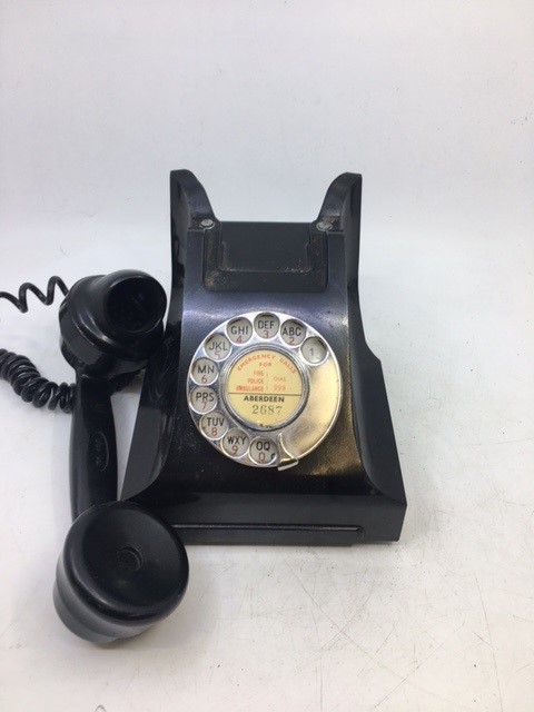 A vintage black bell telephone, (164 - 46/1), (332L, G.P.O., F.D.I., BATCH SAMPLED FWR66/2) - Image 3 of 5