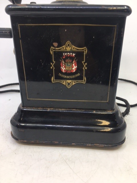 A vintage black telephone (TELEFON AKTIESELSKAB) - Image 2 of 3