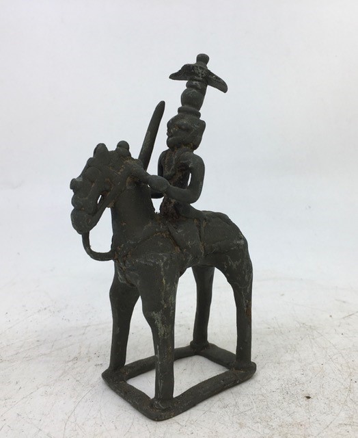 A collection of three Indian bronze figures H:13cm (3) - Image 2 of 4