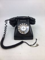 A vintage black bell telephone (164-65) (a/f)