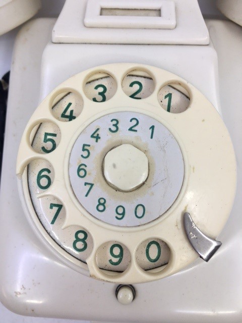 A vintage white bell telephone (a/f) - Image 2 of 4