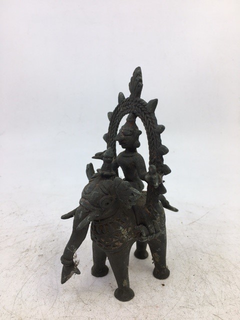 A collection of three Indian bronze figures H:13cm (3) - Image 3 of 4