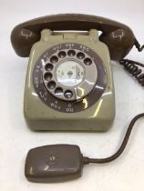 A vintage bell telephone (706L PLA64/2A)