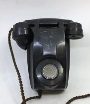 A vintage black bell telephone (333CB/ E57/1)