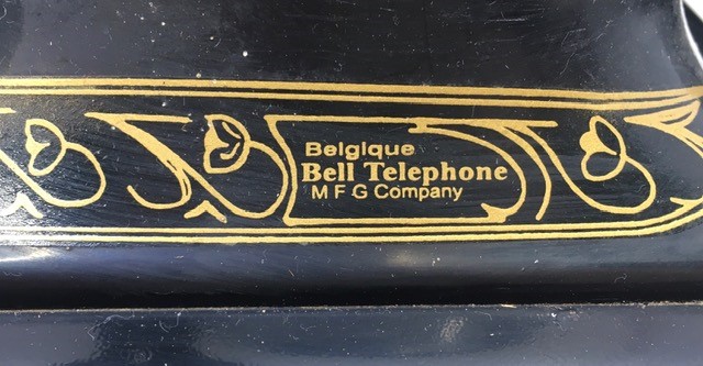 A vintage black bell telephone (Belglque, M F G Company, 2712-A-RB) together with spare parts - Image 3 of 6