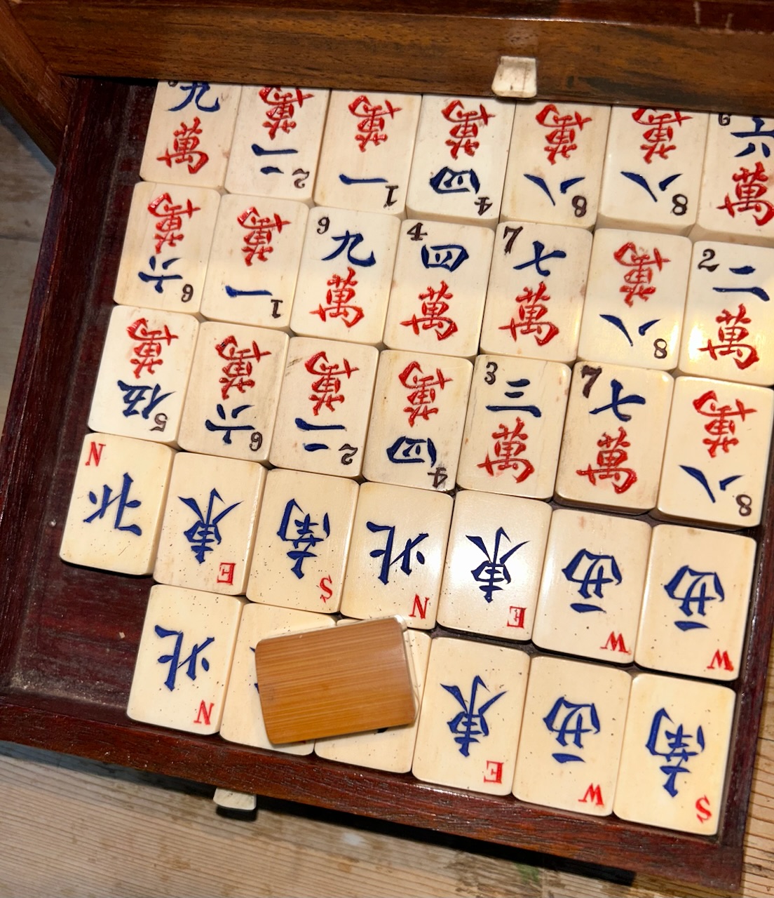 A 19th cent Chinese Mahjong  cased  set  looks complete - Image 3 of 6