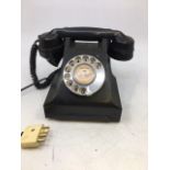 A vintage black bell telephone (164 - 60),(E60 PMG, 27/44)