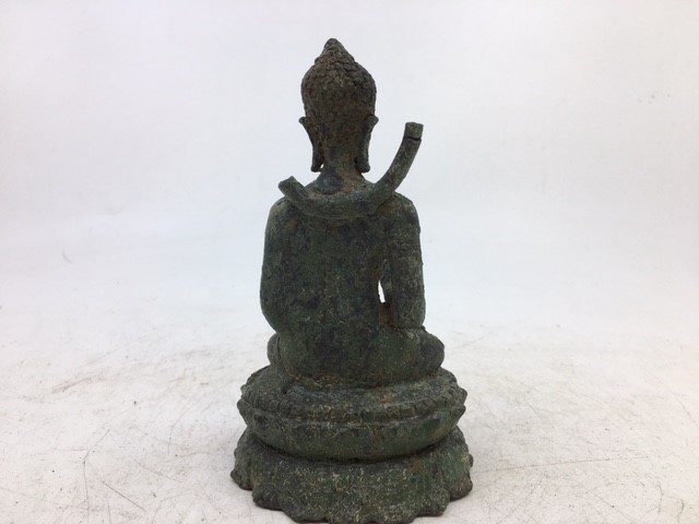 A Chinese bronze figure of Buddha, H:12.5cm (a/f) - Image 5 of 6