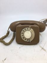 A vintage telephone (776, EETV82/1)