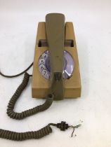 A vintage telephone (TELE 2/722 F,BPO FDI, BATCH SAMPLED, FWR 79/2) (722F TCH/69, 66LAU 62AEC)