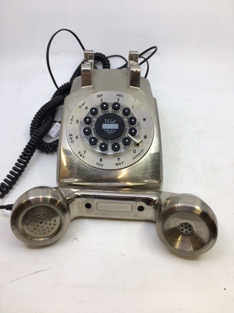 A vintage silver-coloured bell telephone - Image 3 of 4