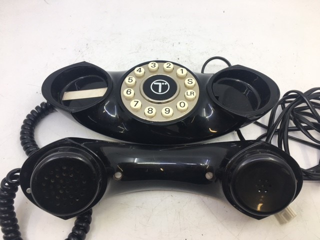 A vintage black telephone - Image 2 of 3