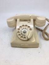 A vintage white bell telephone (Ericsson) (11420/2/W, JULI - G1)