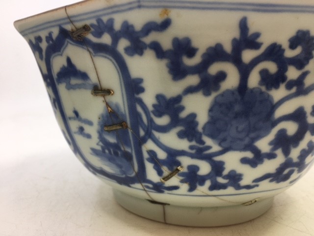 A collection of oriental items to include a Chinese blue and white bowl (a/f), a Chinese earthenware - Image 3 of 6