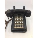 A vintage black bell telephone (NI623AI)