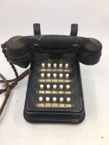 A vintage black bell telephone (NI623AI)