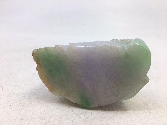 A  Chinese pale green carved jade figure depicting buddha - Image 3 of 3