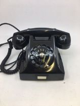 A vintage black bell telephone (00-2564/10, Schema, 00-22018-1, 16 1964 S)