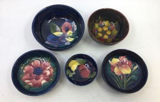 A collection of 20th cent Moorcroft pottery  bowls. Diameter: 13.5cm (largest)