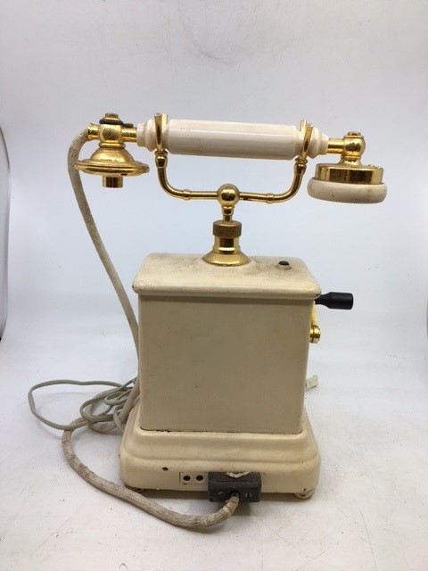 A vintage white bell telephone (1069) - Image 3 of 5