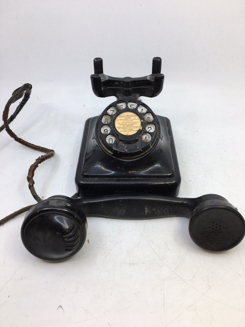 A vintage MFG black bell telephone, (2714 A) - Image 3 of 5