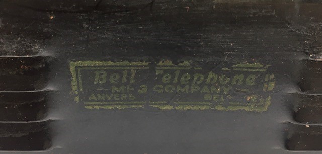 A vintage black bell telephone (Belglque, M F G Company, 2712-A-RB) together with spare parts - Image 4 of 6