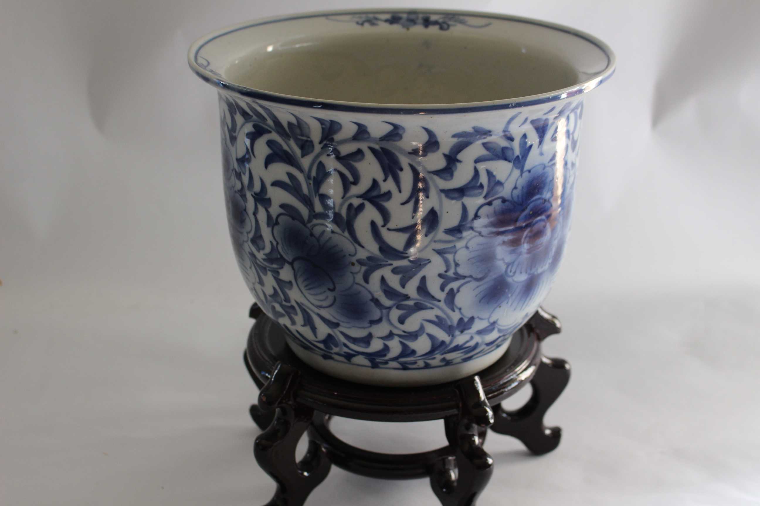 Two Chinese Hand painted Blue and White porcelain Jardinière and stand. Circa 1900. - Image 7 of 8