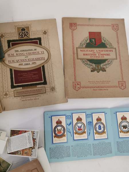 A collection of cigarette cards and cigarette card albums. (1) - Image 3 of 3