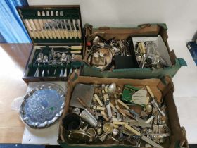 A collection of miscellaneous silver plated cutlery and silver plated items, to include an oak cased