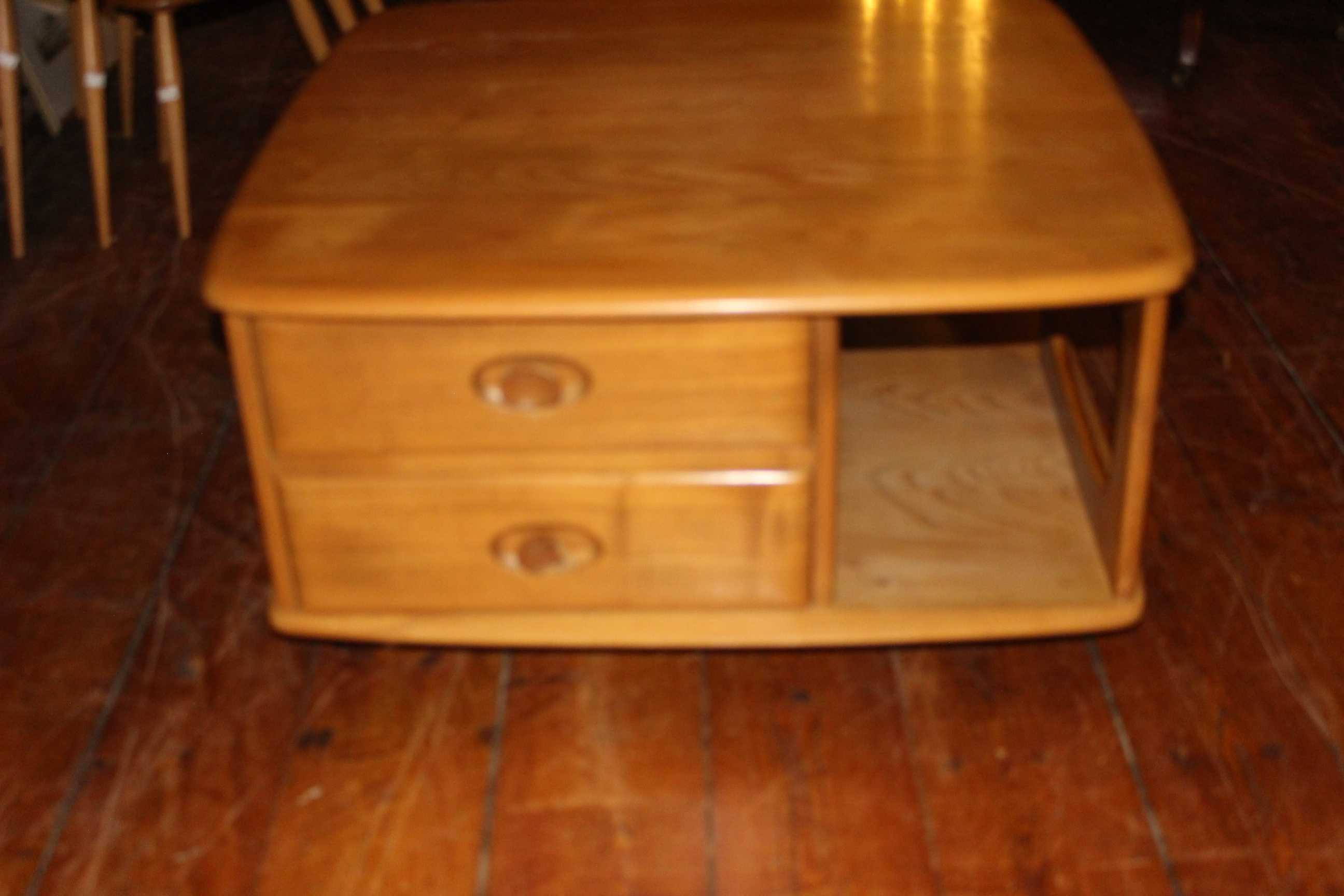 Ercol Pandoras box TV table very good used condition but one the draw knobs is broken. - Image 2 of 5